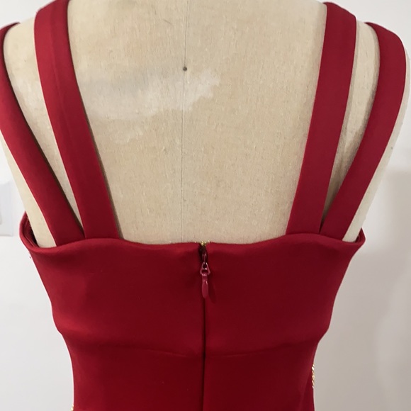 RED DRESS - Picture 4 of 10